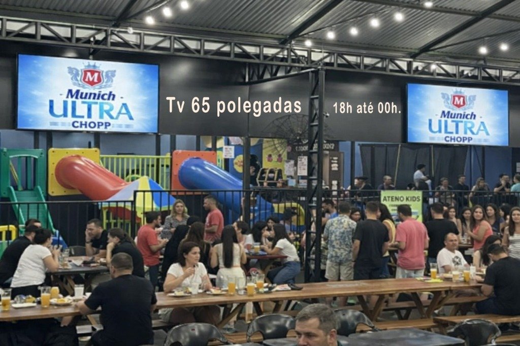Telas Indoor na Praça de Alimentação com anúncio de Sua Marca